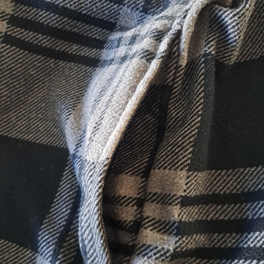 Orvis Men’s Plaid Flannel Shirt
Size: XL - Picture 5 of 6